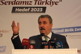 bbp-genel-lideri-desticiden-altili-masaya-sert-tenkit-gySxJYgu.jpg