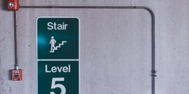 Bahcelievler8217de-Catlaklar-Nedeniyle-5-Katli-Bina-Tahliye-Edildi-featured