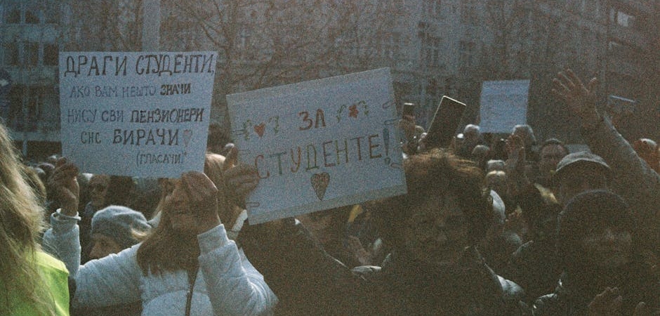 Liselilerden-Kadikoy8217de-8216Kutlayacak-Gencligimiz-Kalmadi8217-Protestosu-featured